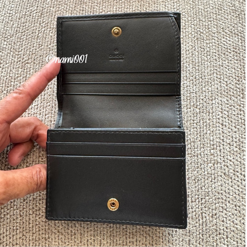 Gucci Black Compact Wallet with Gold GG Logo - Picture 3 of 9